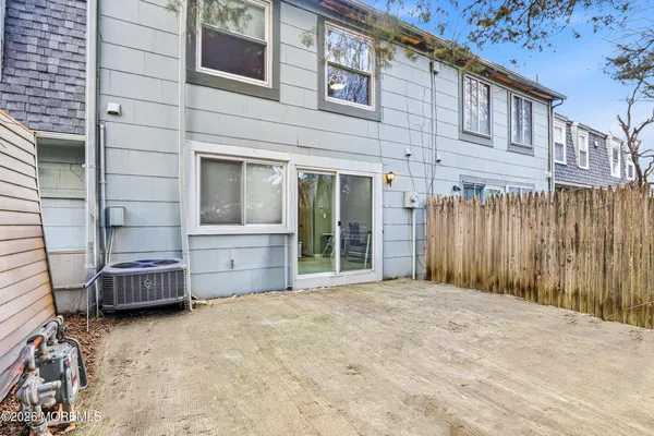 $489,000 | 147 Stratford Place, Unit 5, Lakewood, NJ 08701