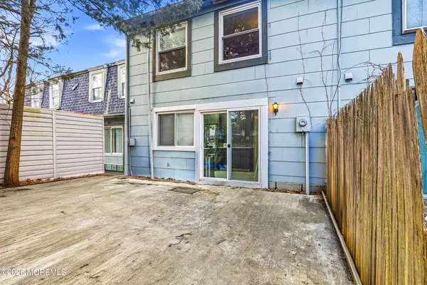$489,000 | 147 Stratford Place, Unit 5, Lakewood, NJ 08701
