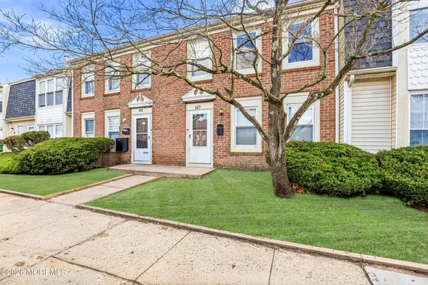$489,000 | 147 Stratford Place, Unit 5, Lakewood, NJ 08701