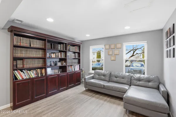 $489,000 | 147 Stratford Place, Unit 5, Lakewood, NJ 08701