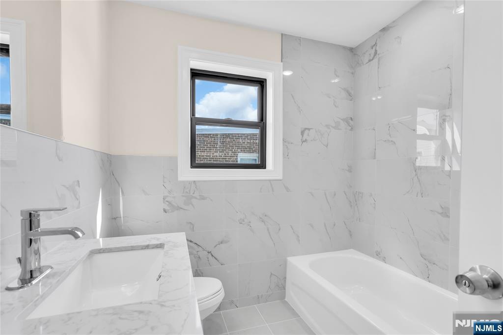 281 Maple Street Kearny, NJ 07032 - Photo 13 of 40