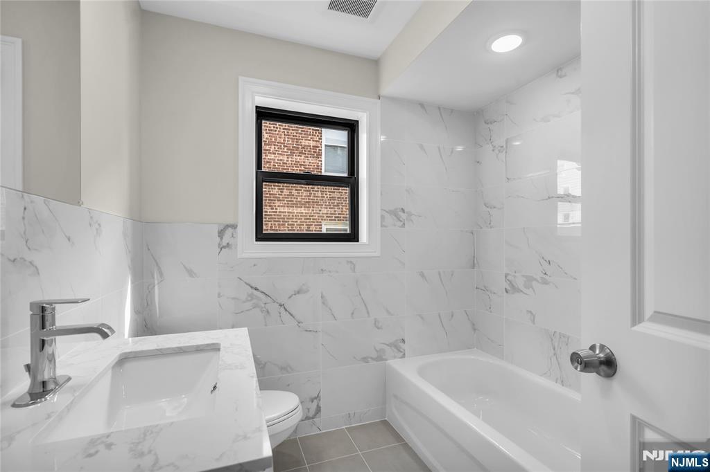 281 Maple Street Kearny, NJ 07032 - Photo 31 of 40