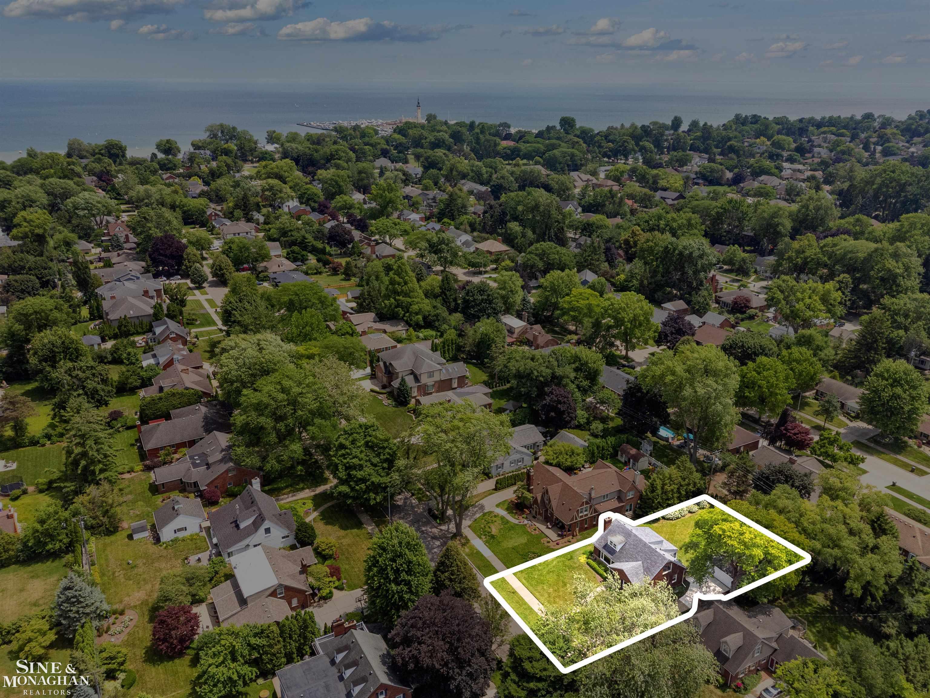 581 Hampton Road Grosse Pointe Woods, MI 48236 - Photo 47 of 60