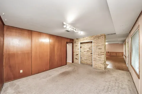 $390,000 | 10318 Knoboak Drive, Houston, TX 77043