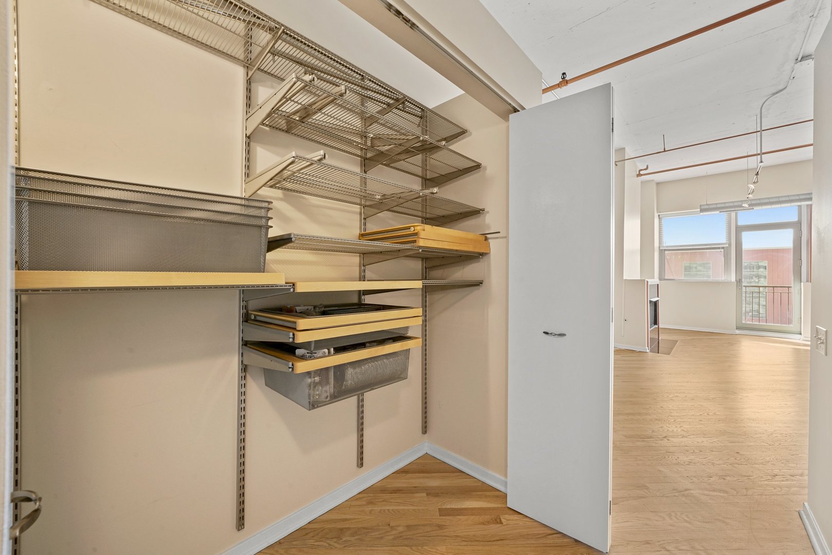 500 South Clinton Street, Unit 424 Chicago, IL 60607 - Photo 20 of 29 a view of an empty room