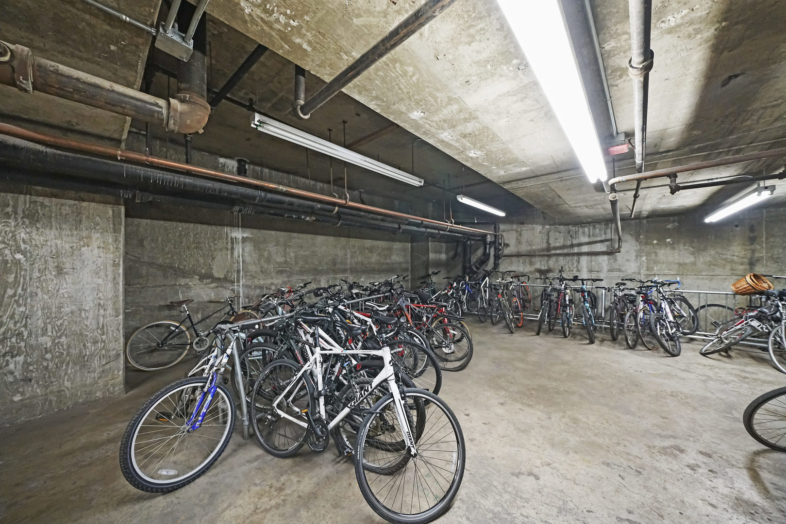 500 South Clinton Street, Unit 424 Chicago, IL 60607 - Photo 28 of 29 a view of bike storage