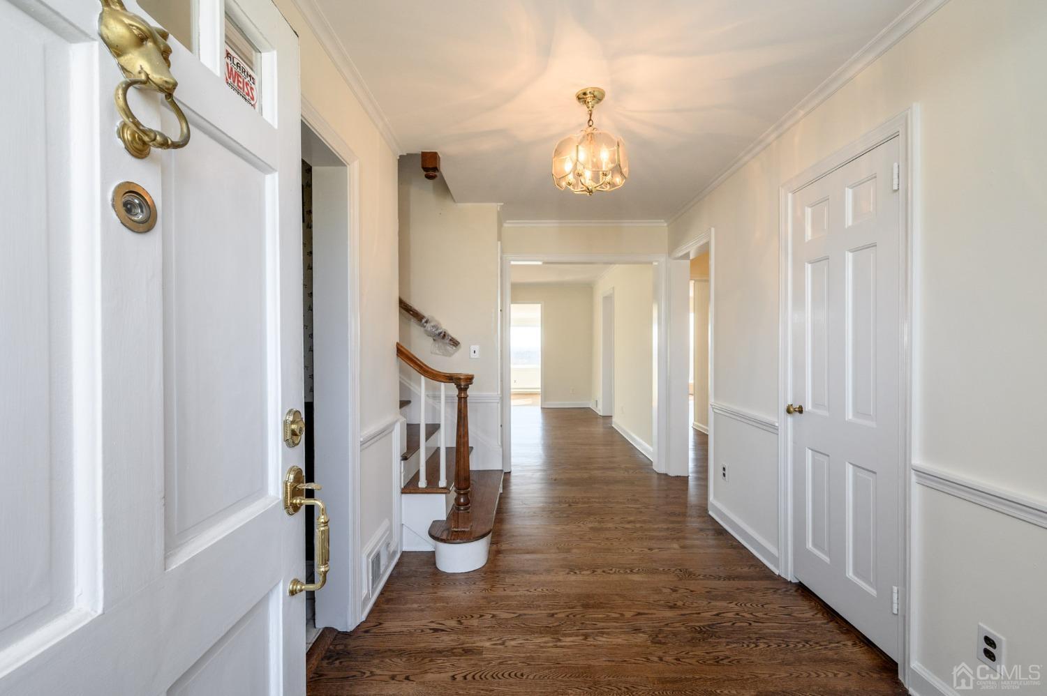 6 Far View Drive Mountainside, NJ 07092 - Photo 3 of 45 a view of entryway