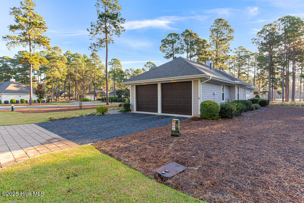 263 Champions Ridge Drive Southern Pines, NC 28387 - Photo 4 of 46 263 Champions Ridge Dr-LR-JFP-1