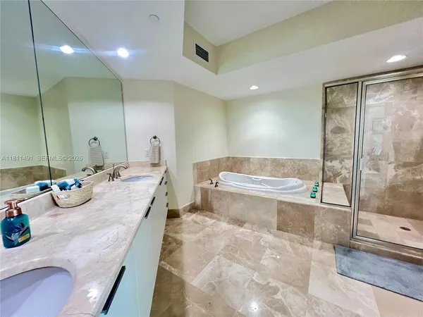 $4,200 | 231 Riverside Drive, Unit 1210, Daytona Beach, FL 32117