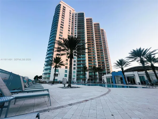 $4,200 | 231 Riverside Drive, Unit 1210, Daytona Beach, FL 32117