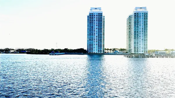 $4,200 | 231 Riverside Drive, Unit 1210, Daytona Beach, FL 32117