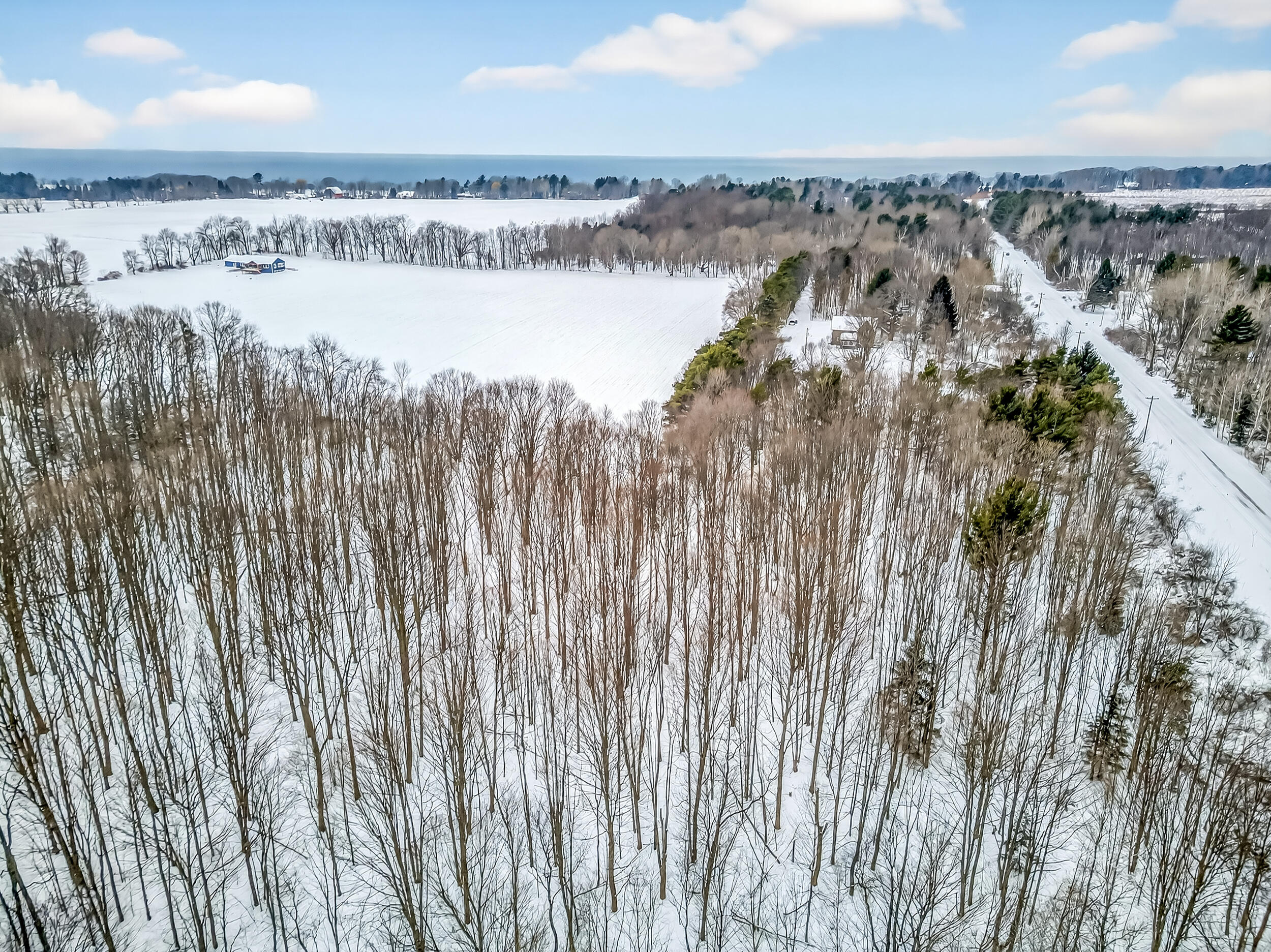 7107 West Webster Road Montague, MI 49437 - Photo 4 of 55 7107 W Webster-52