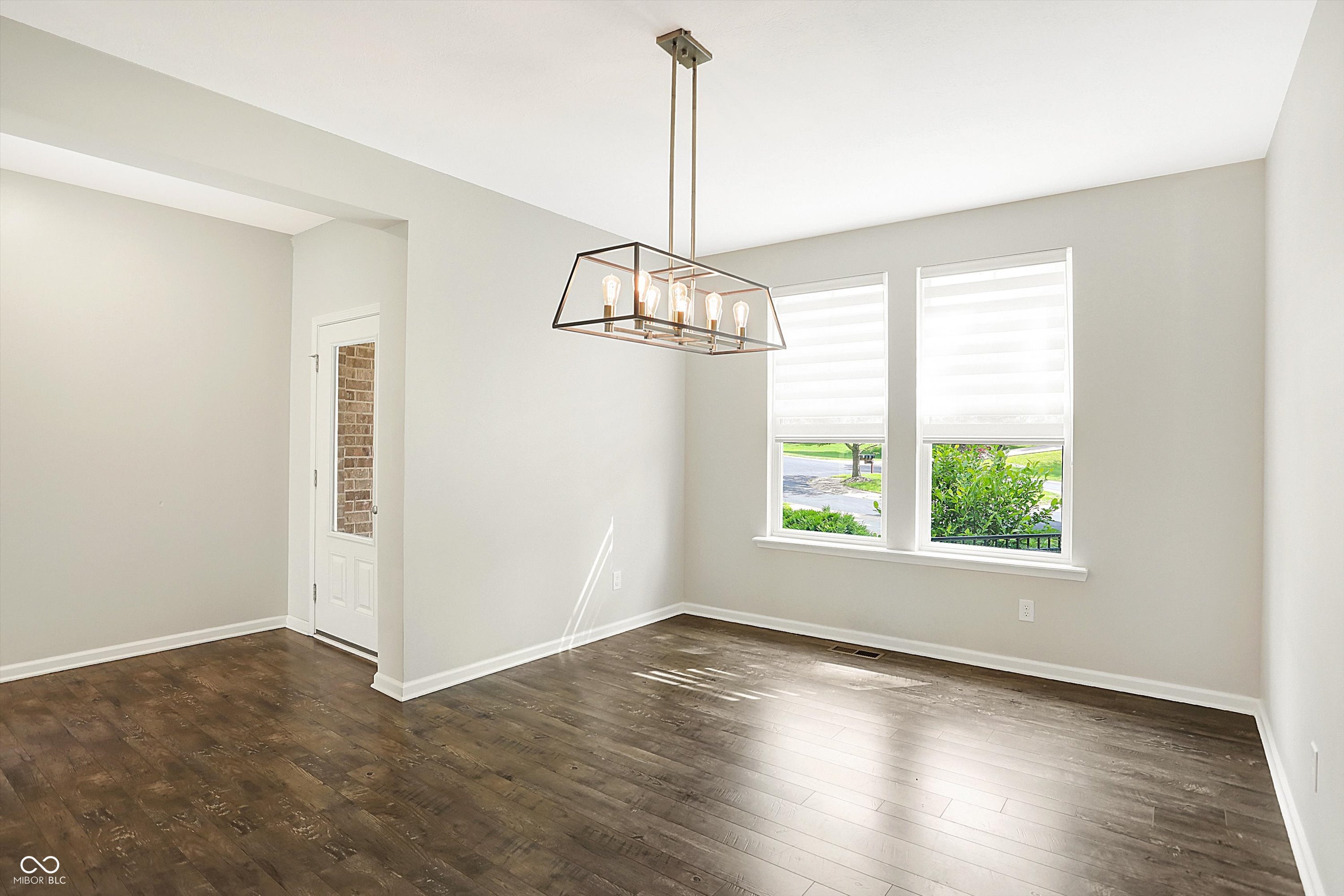 421 Ridgeview Lane Columbus, IN 47201 - Photo 5 of 65 Gallery Image 5