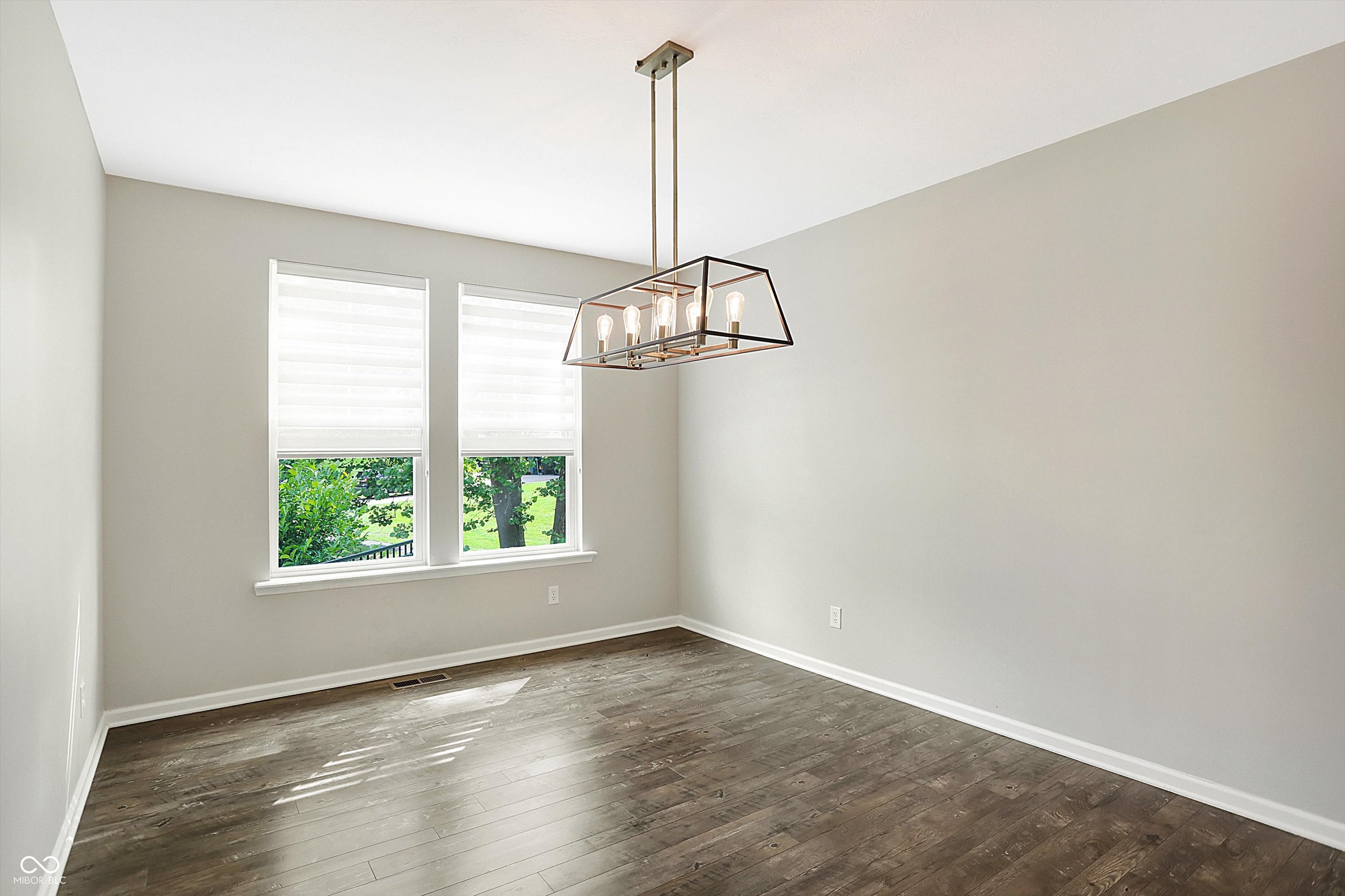 421 Ridgeview Lane Columbus, IN 47201 - Photo 8 of 65 Gallery Image 8