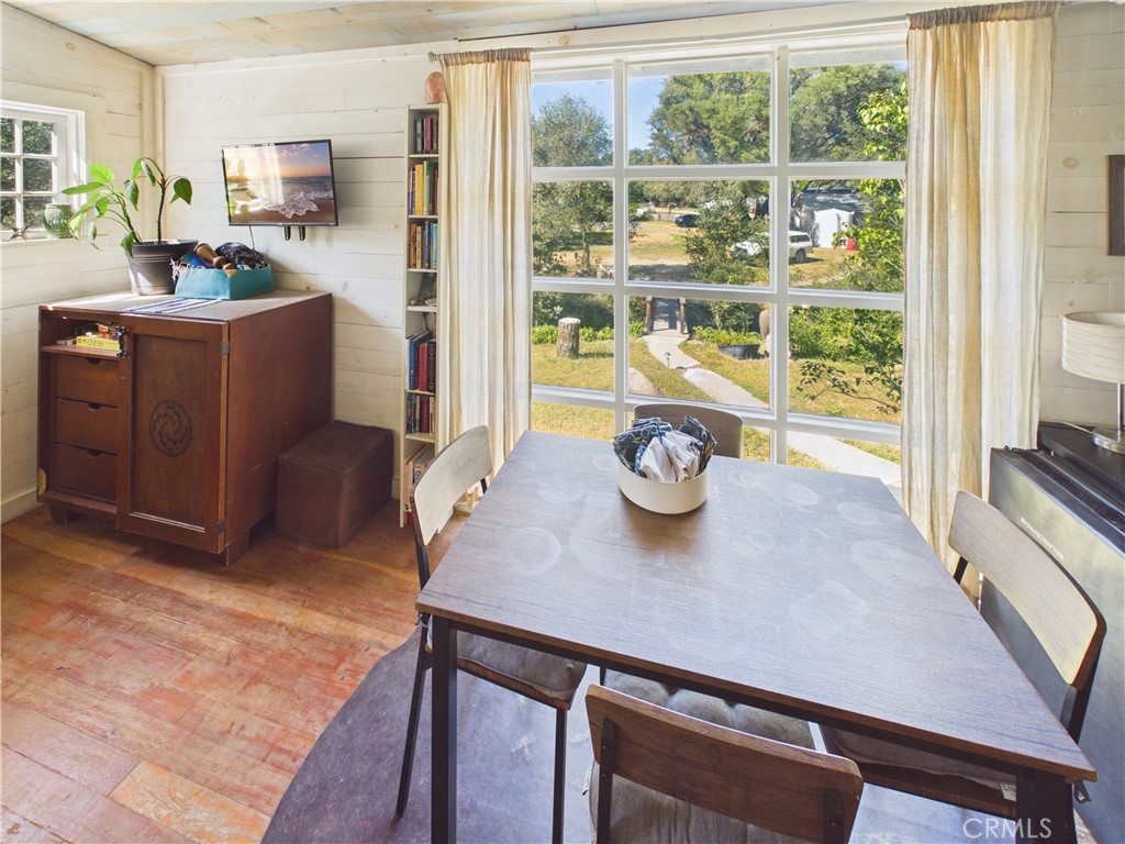 4208 Ramsden Road Mariposa, CA 95338 - Photo 15 of 42 a view of a dining table and chairs in a room