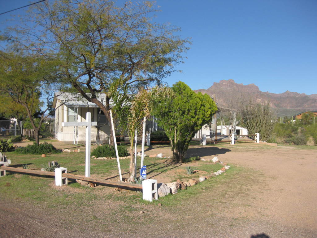 275 North Acacia Road Apache Junction, AZ 85119 - Photo 1 of 28 Front