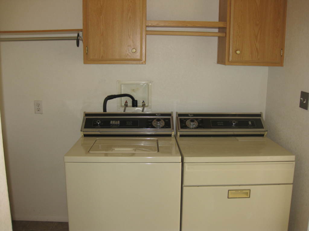 275 North Acacia Road Apache Junction, AZ 85119 - Photo 12 of 28 Laundry Room