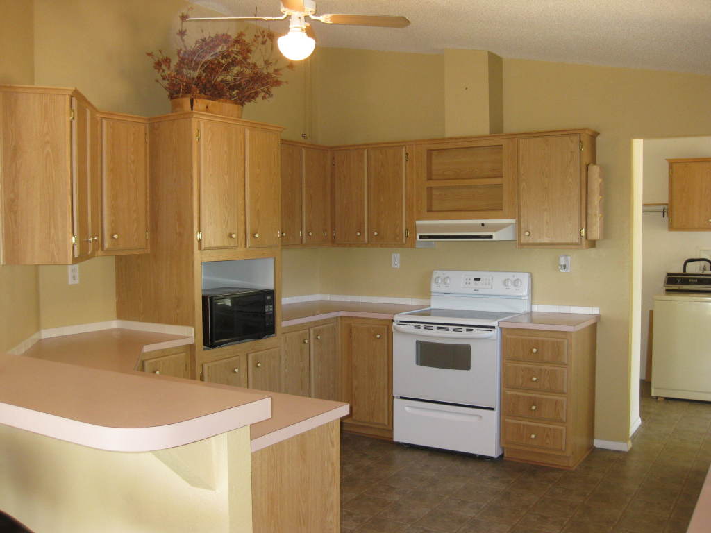 275 North Acacia Road Apache Junction, AZ 85119 - Photo 2 of 28 Kitchen