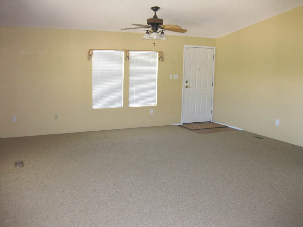 275 North Acacia Road Apache Junction, AZ 85119 - Photo 5 of 28 Great Room 2