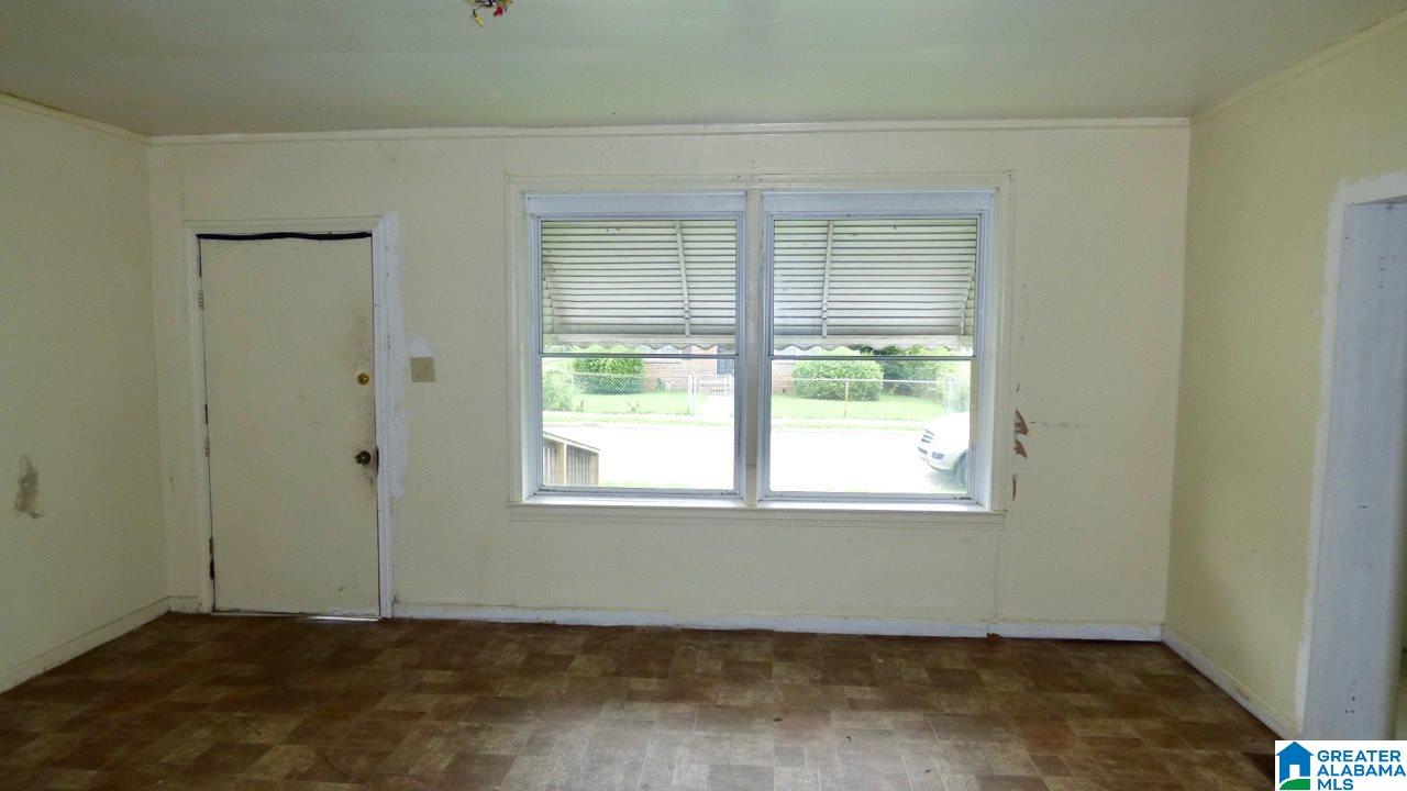 605 27th Street Southwest Birmingham, AL 35211 - Photo 3 of 7