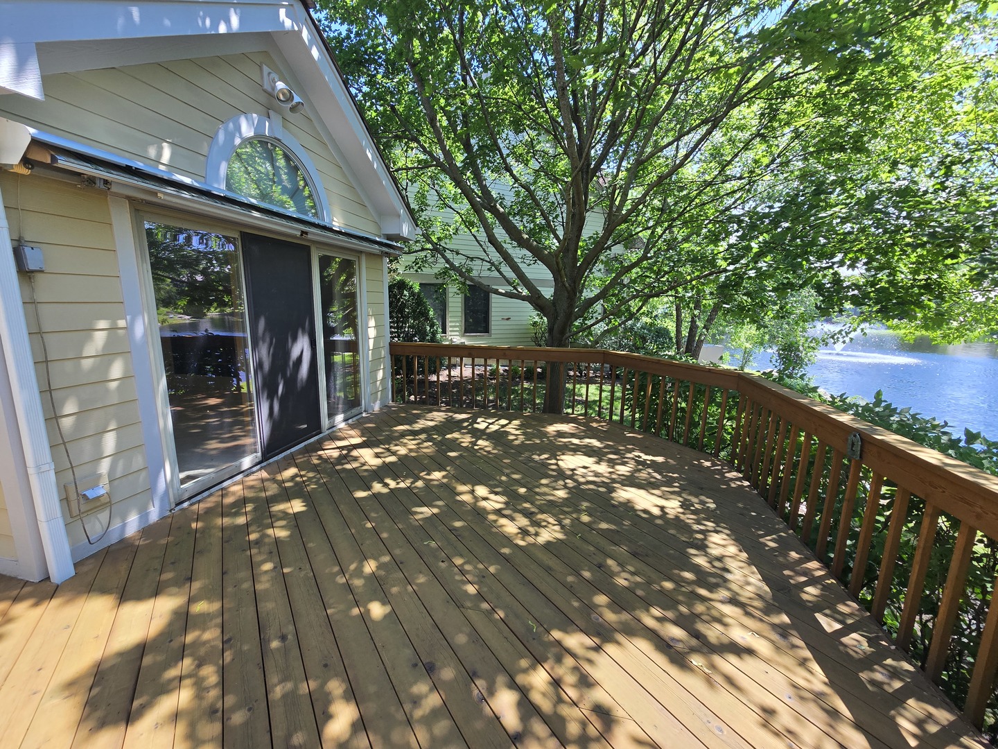 2286 Brookside Lane Aurora, IL 60502 - Photo 26 of 32 a front view of a house with a garden