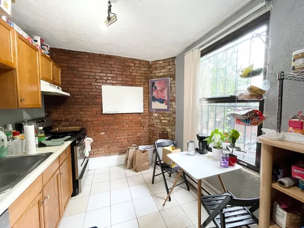 $3,350 | 74 Hammond Street, Unit 2, Boston, MA 02120