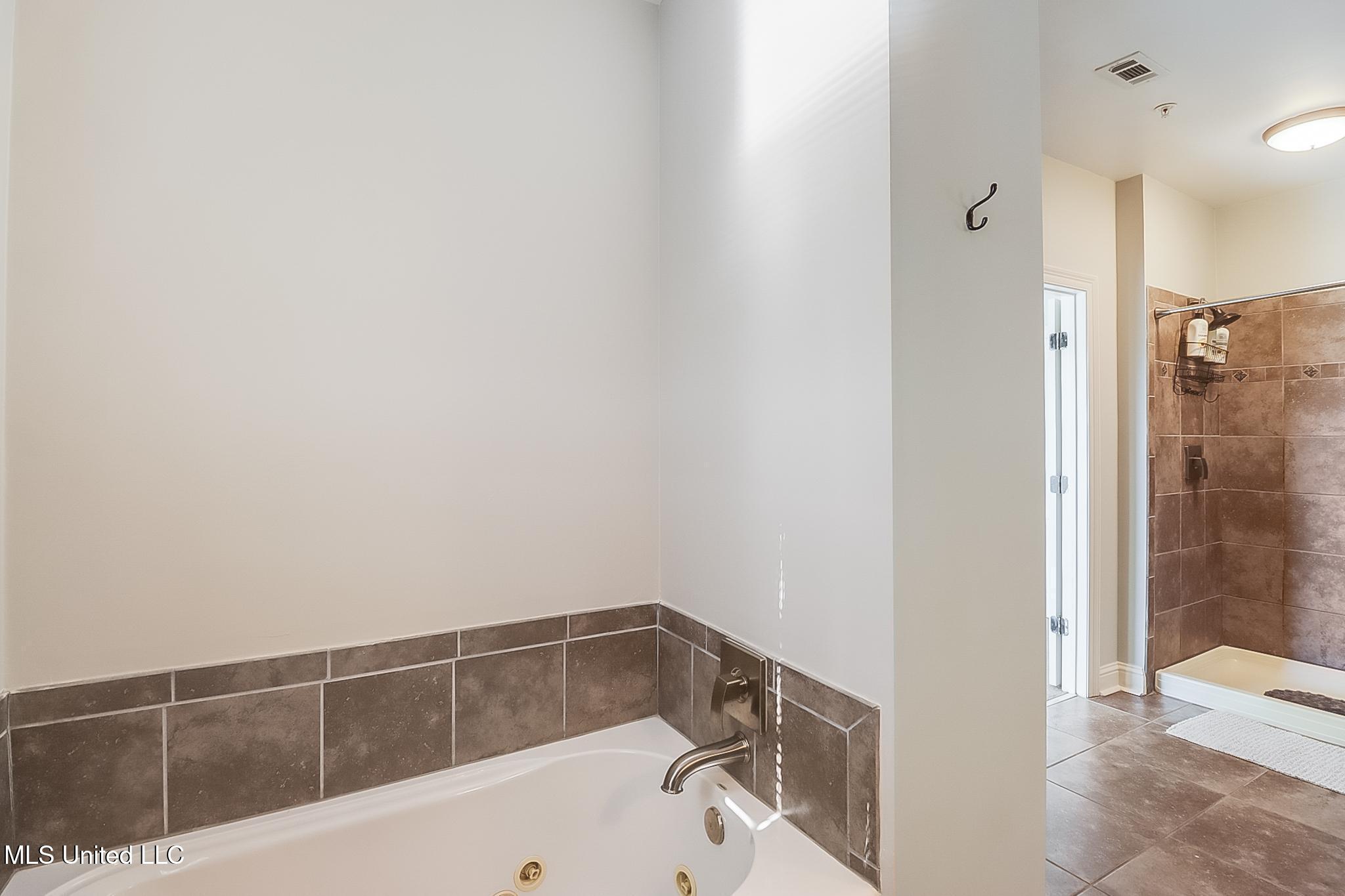 1400 Mill Road, Unit 30 Gulfport, MS 39507 - Photo 17 of 28 Photo Feb 21 2025, 9 52 11 AM (2)