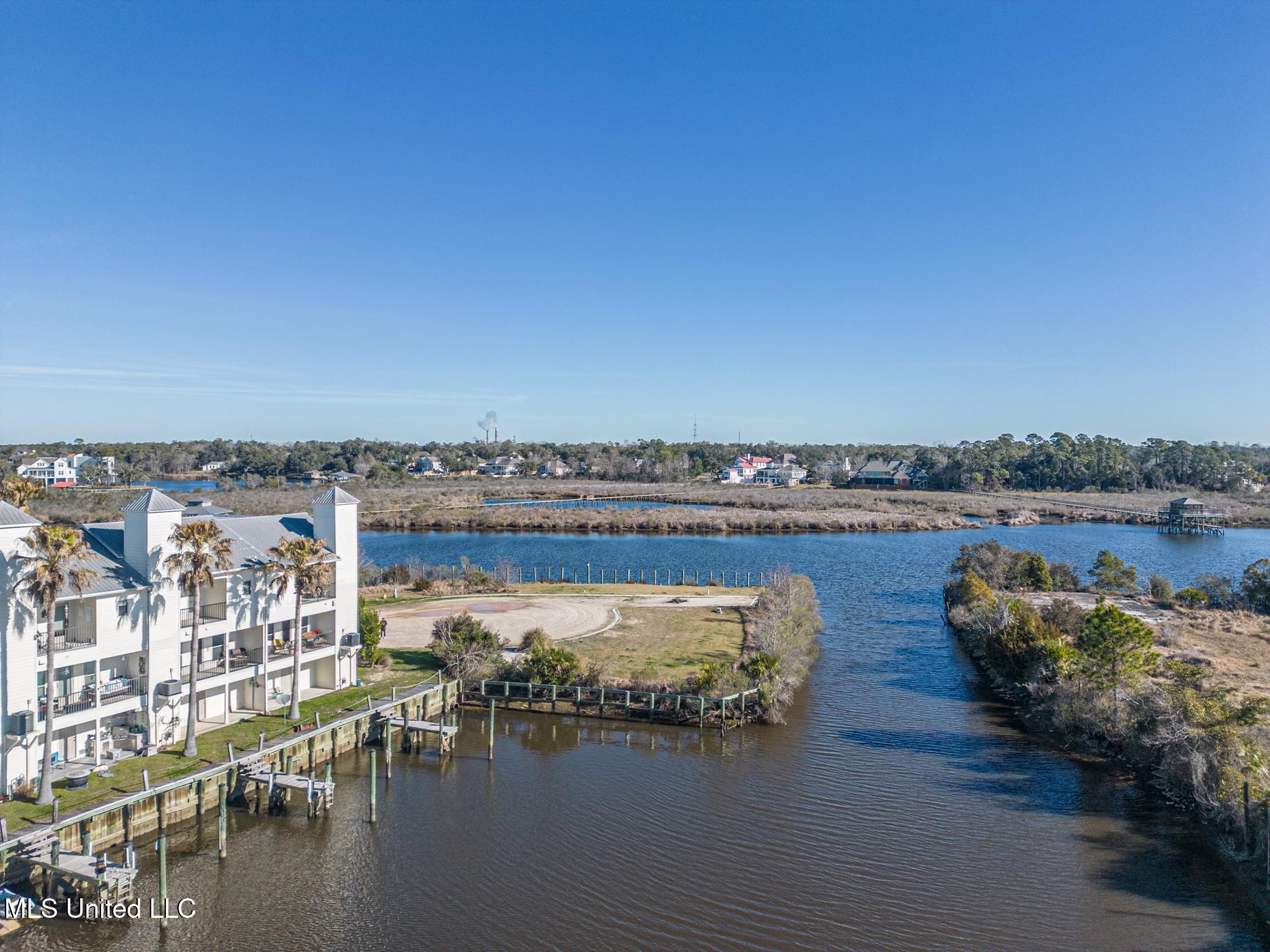 1400 Mill Road, Unit 30 Gulfport, MS 39507 - Photo 3 of 28 30-4