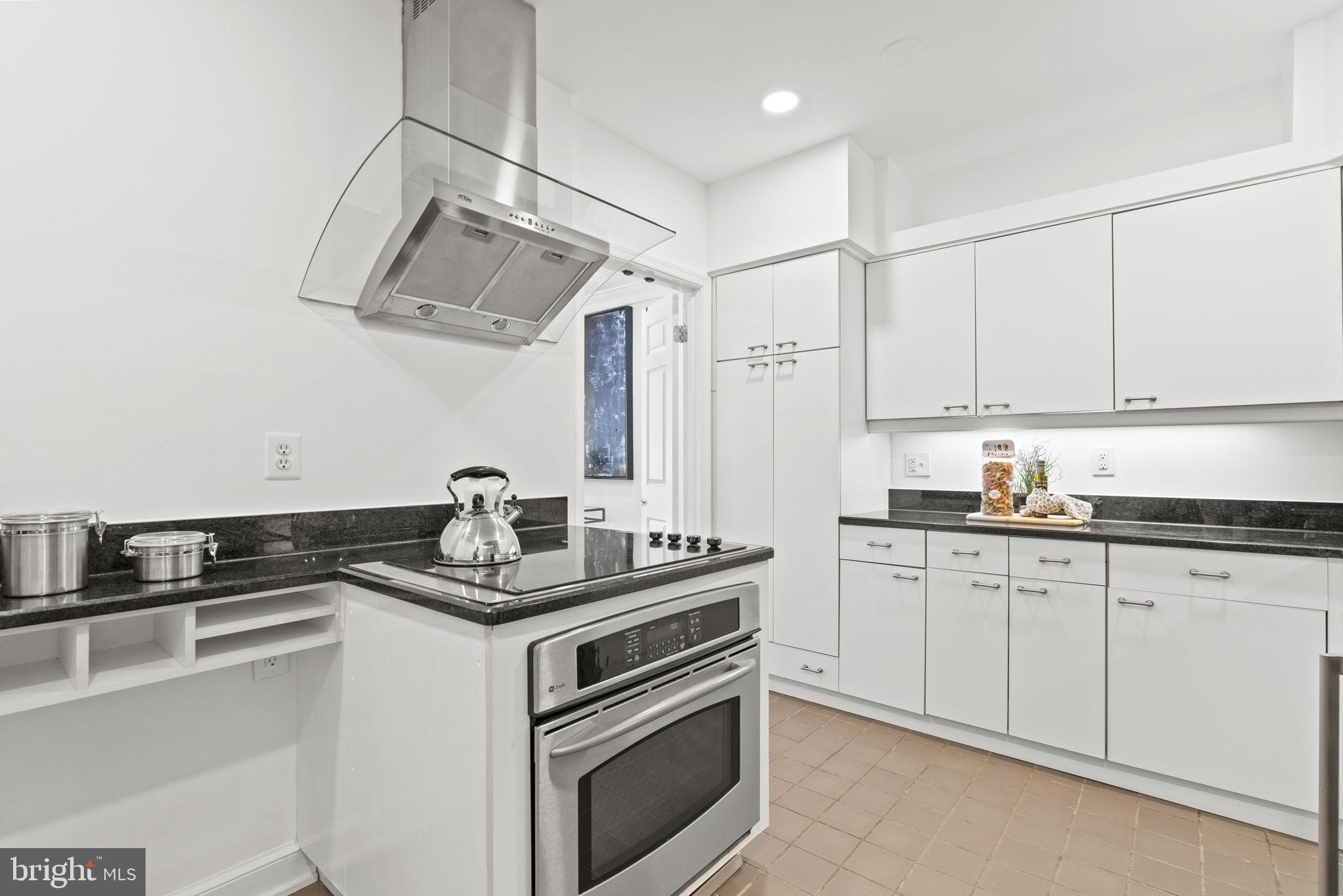1638 Beekman Place Northwest, Unit D Washington, DC 20009 - Photo 11 of 26 Kitchen