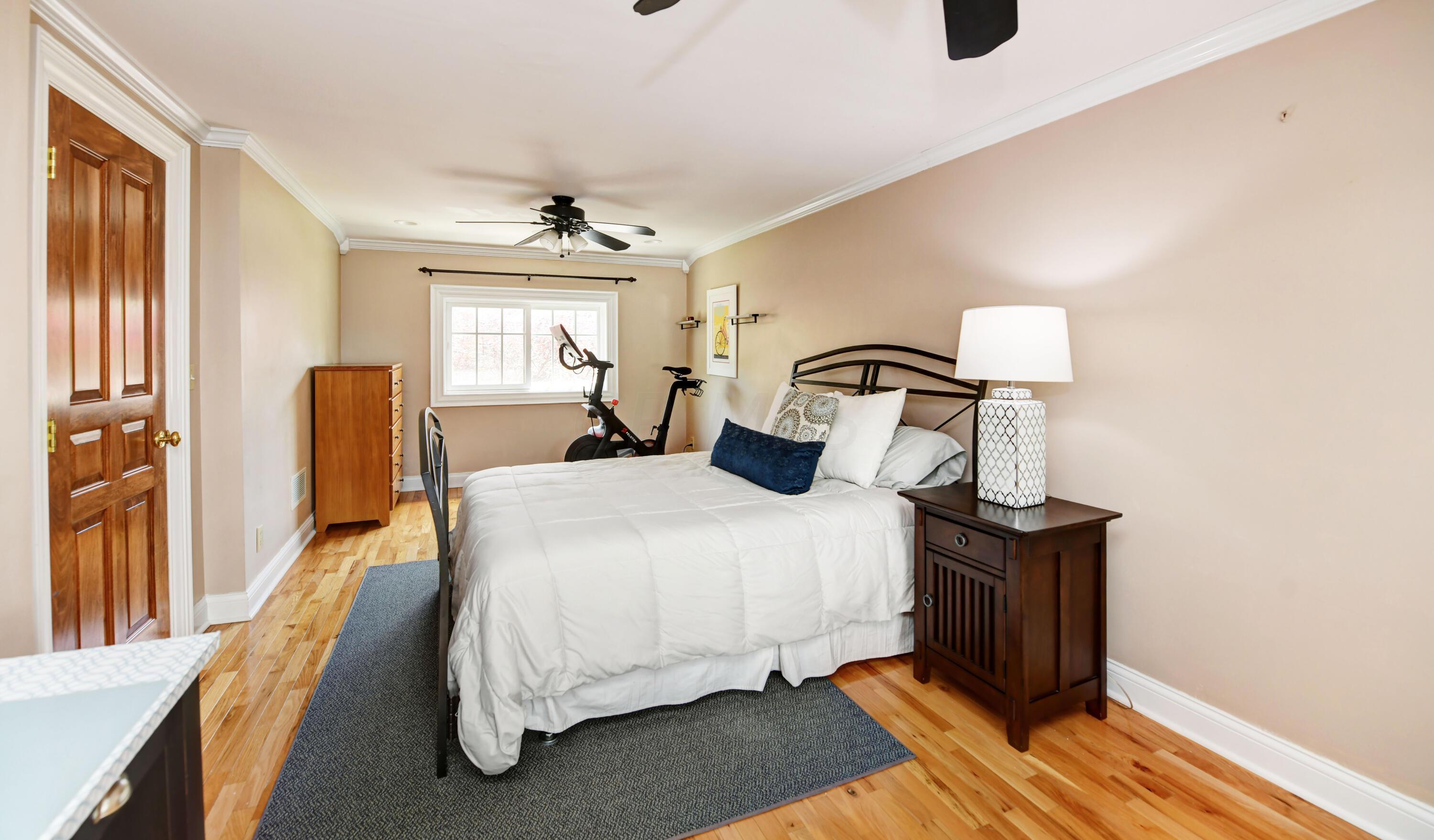 2210 Farleigh Road Columbus, OH 43221 - Photo 43 of 57 Fourth Bedroom