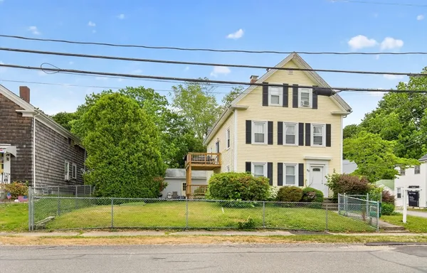 $2,100 | 90 Oak Street, Unit 1, Middleboro, MA 02346