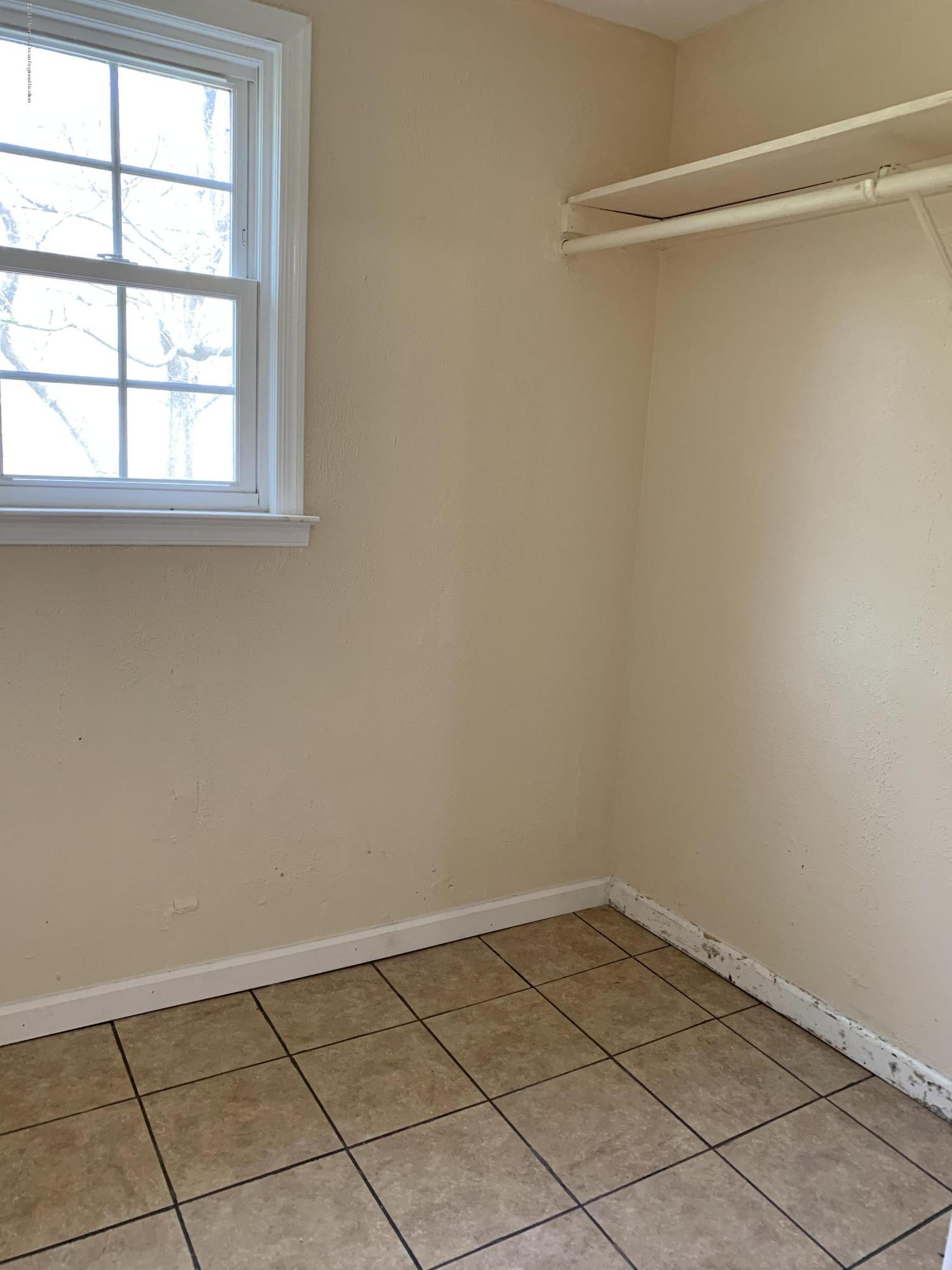 3 Ermack Street Howell, NJ 07731 - Photo 8 of 21 FFF32030-4875-43AC-ABD5-284D4E76D71D