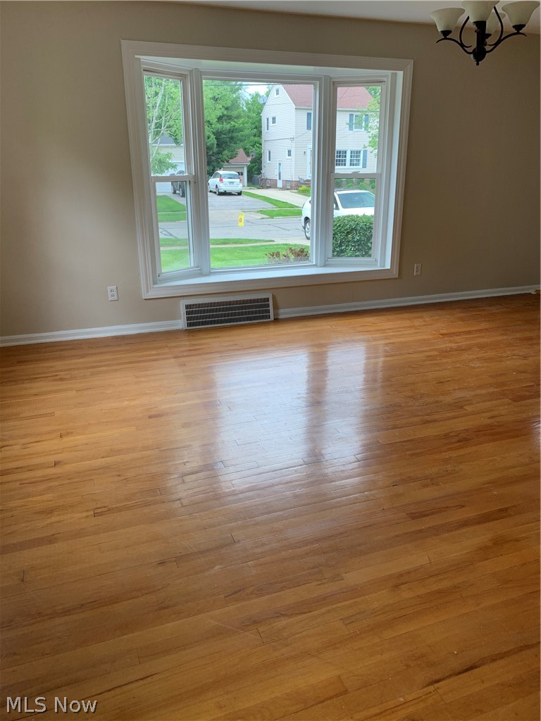 5136 Edenhurst Road Cleveland, OH 44124 - Photo 13 of 21