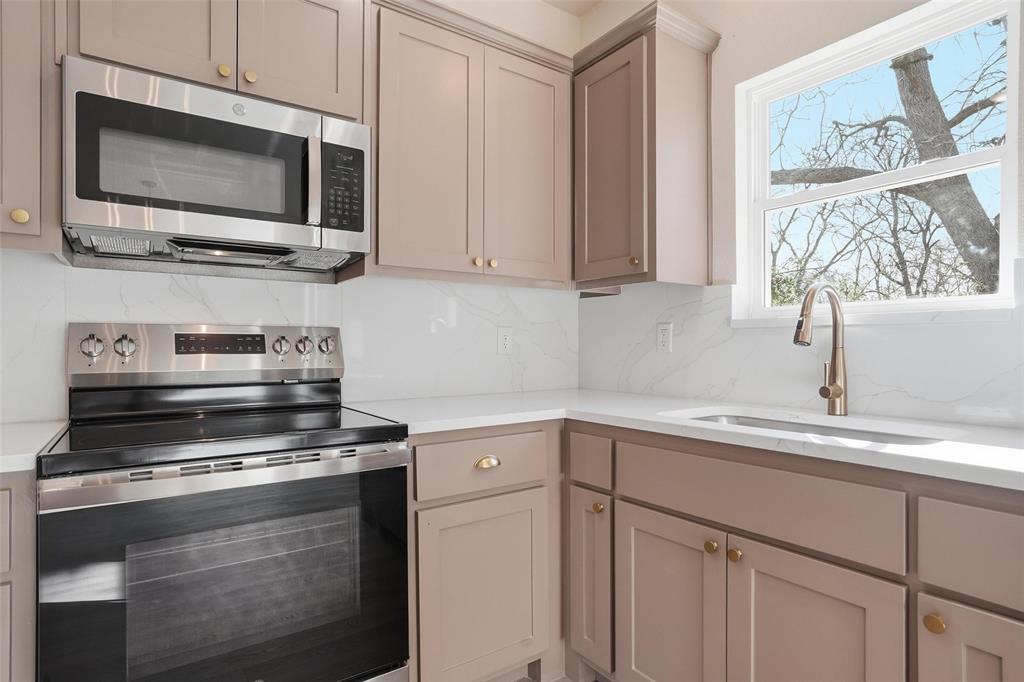 103 Peverly Street Whitney, TX 76692 - Photo 11 of 39