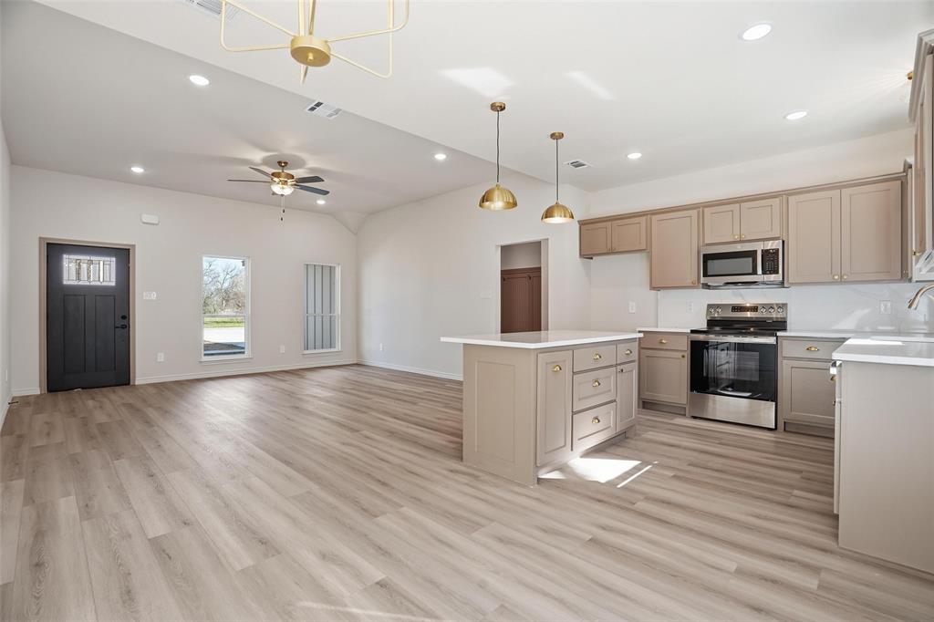 103 Peverly Street Whitney, TX 76692 - Photo 9 of 39