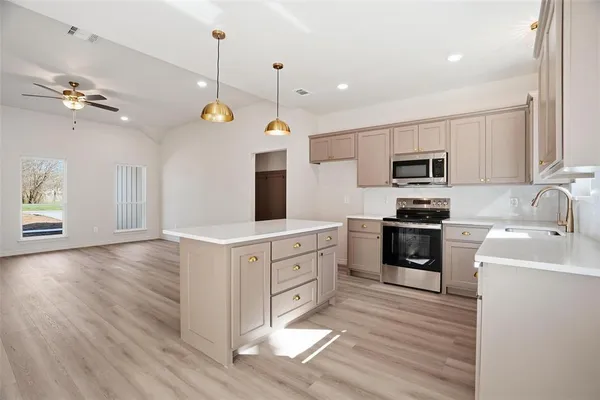 $265,000 | 103 Peverly Street, Whitney, TX 76692