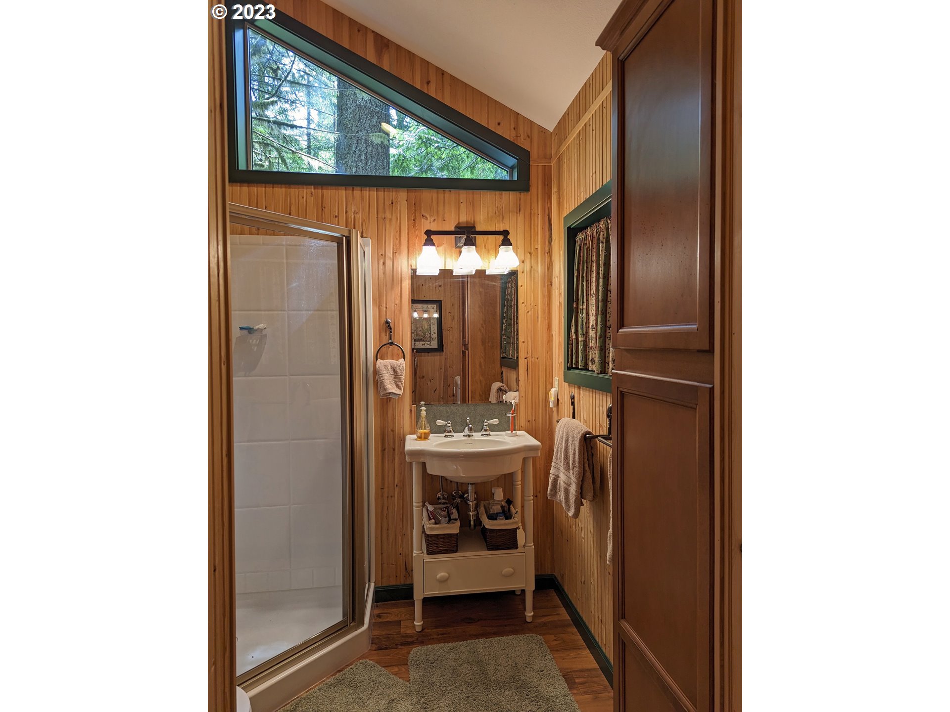 28084 Road 20 D Rhododendron, OR 97049 - Photo 20 of 32 a view of a hallway with seating area