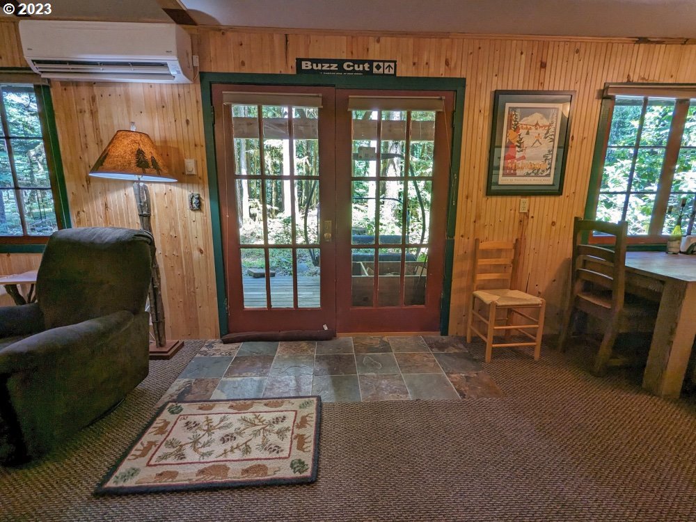 28084 Road 20 D Rhododendron, OR 97049 - Photo 23 of 32 a living room with furniture and a window