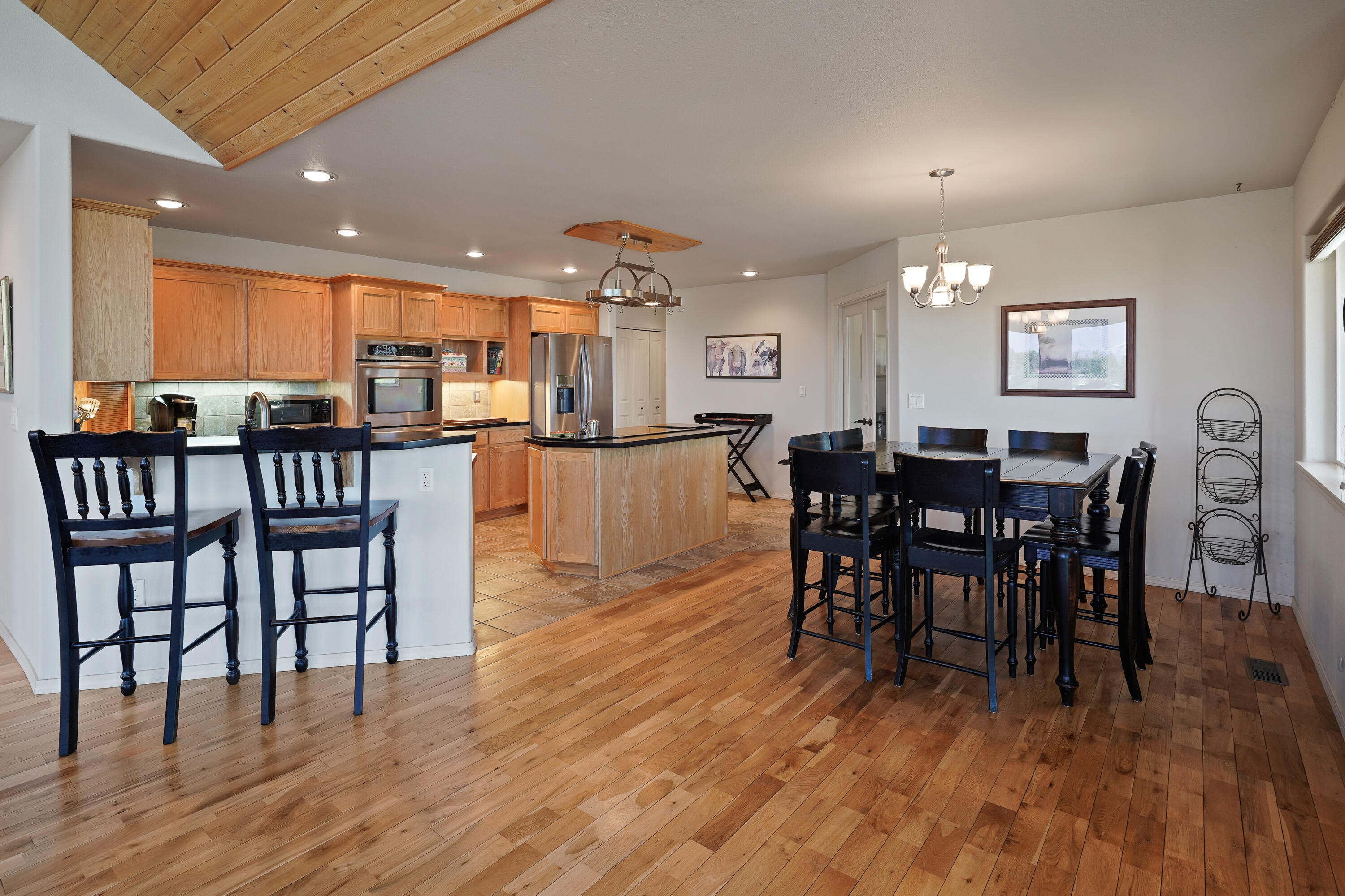 9403 Southwest Panorama Road Terrebonne, OR 97760 - Photo 24 of 51 Dining area.
