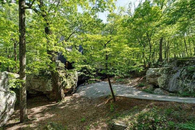 $1,575,000 | 314 Fairy Trail, Lookout Mountain, TN 37350