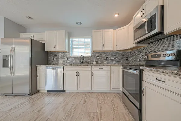 $2,000 | 13322 Pantano Drive, Houston, TX 77065