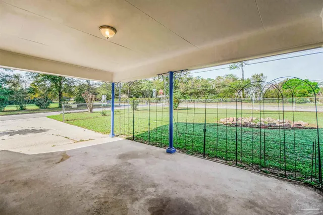 a view of a yard with a big yard