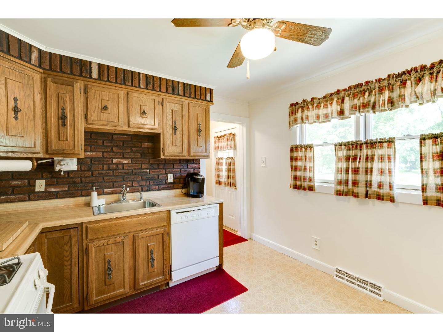 267 Ruth Avenue Hamilton, NJ 08610 - Photo 8 of 22 Kitchen