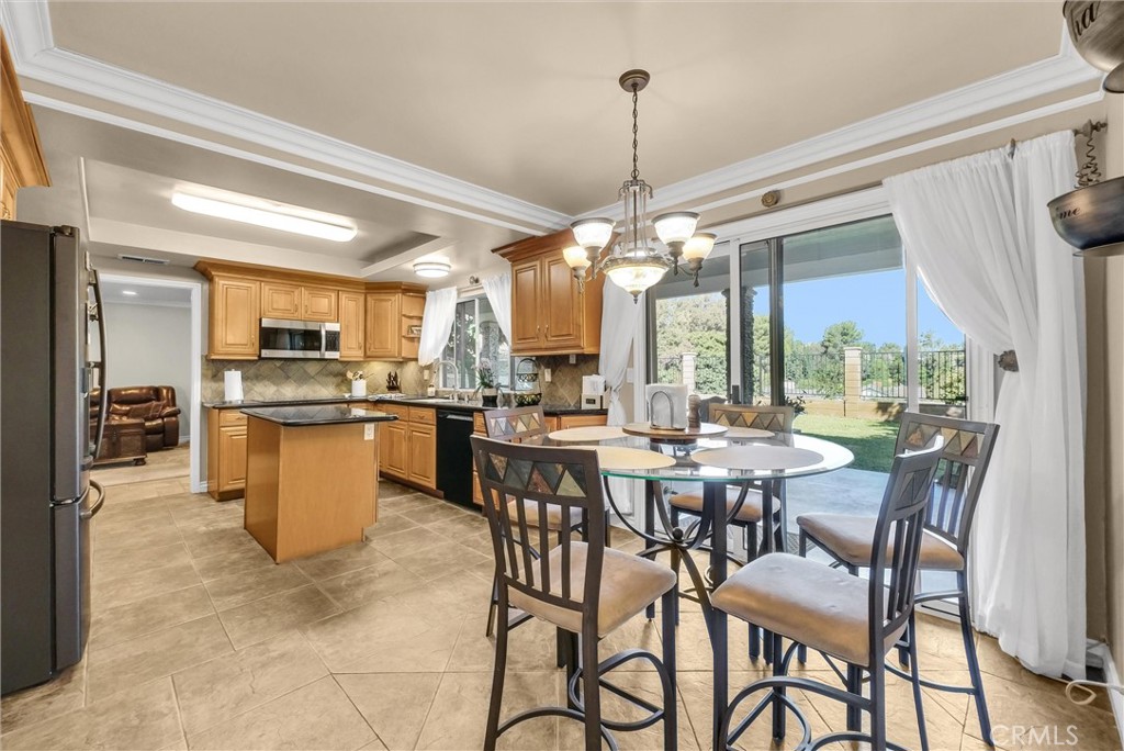 5380 Rural Ridge Circle Anaheim, CA 92807 - Photo 10 of 36 Gallery Image 10