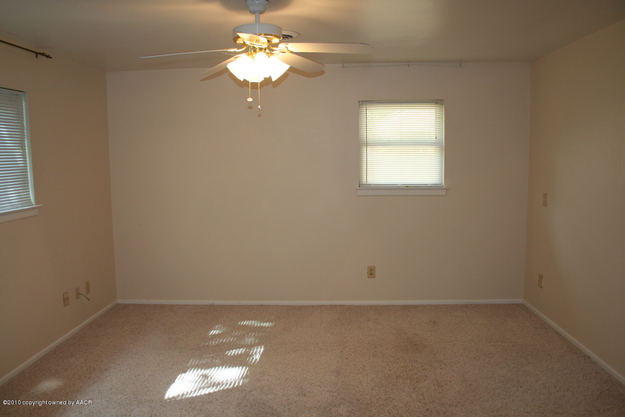 3407 Royal Road Amarillo, TX 79109 - Photo 11 of 20 Master Bed