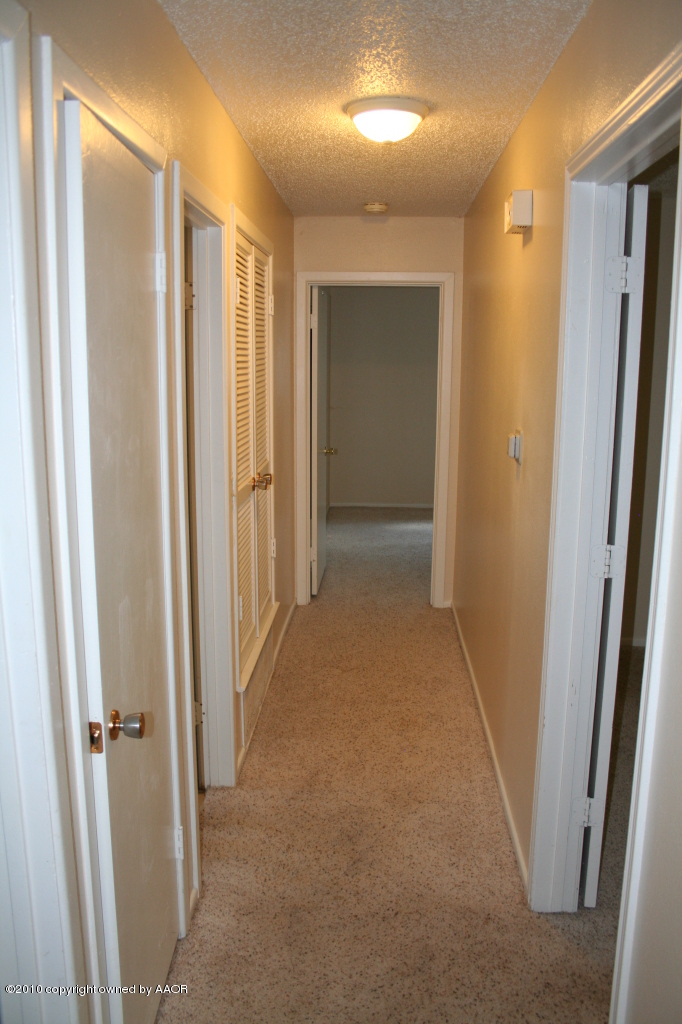 3407 Royal Road Amarillo, TX 79109 - Photo 14 of 20 Hallway