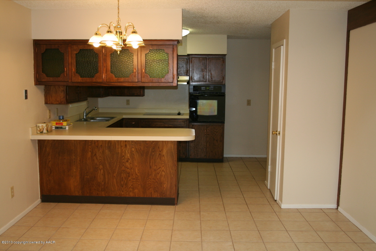 3407 Royal Road Amarillo, TX 79109 - Photo 3 of 20 Kitchen