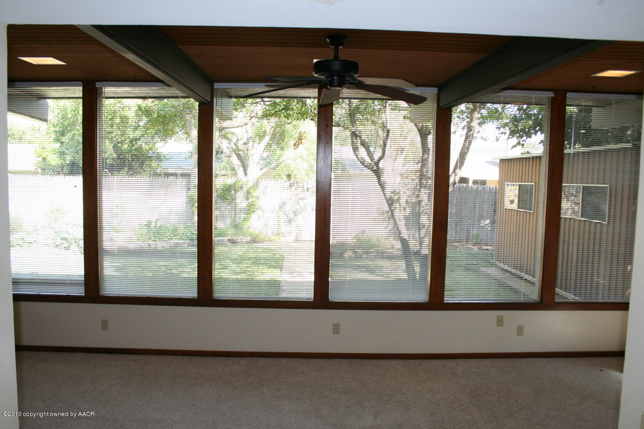 3407 Royal Road Amarillo, TX 79109 - Photo 6 of 20 Sun Room