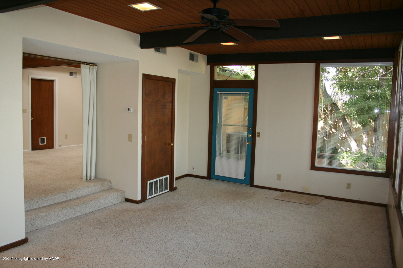 3407 Royal Road Amarillo, TX 79109 - Photo 7 of 20 Sun Room