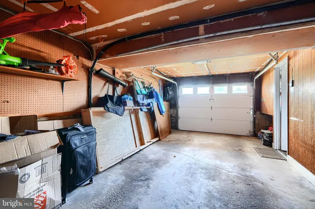 a view of a garage